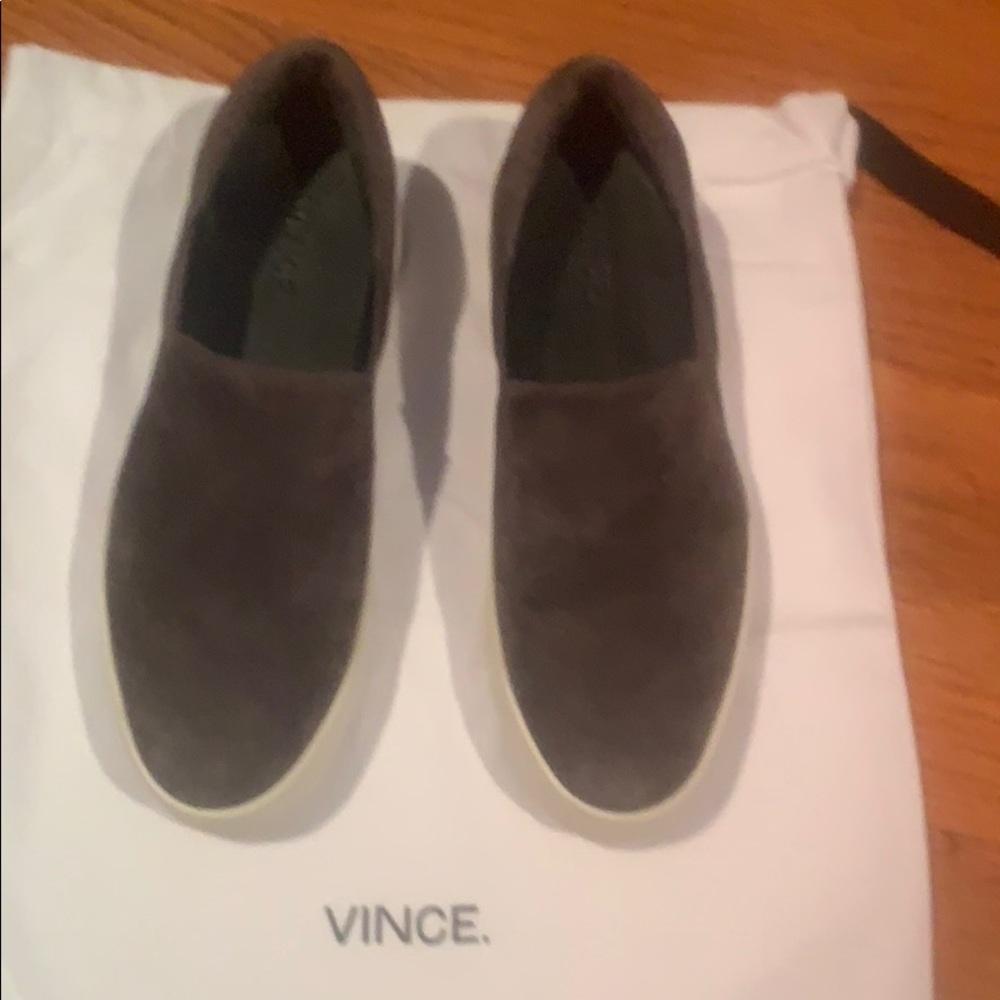 Vince Warren Suede sneakers worn only Once